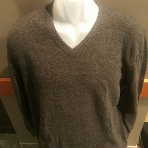 M Md Cashmere sweater in excellent condition